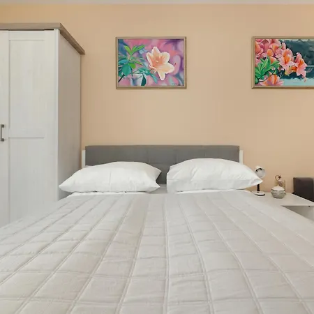 Azalia Marina Basen & Epapartamenty *