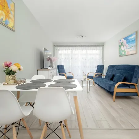 Apartment Azalia Marina Basen & Epapartamenty Dziwnów
