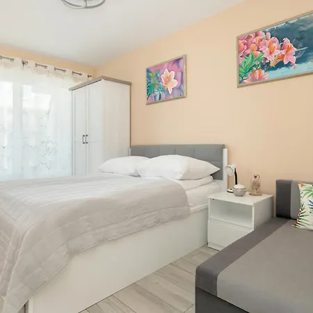 Azalia Marina Basen & Epapartamenty *