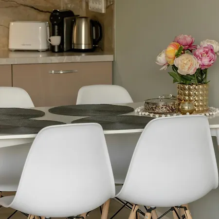 Azalia Marina Basen & Epapartamenty *