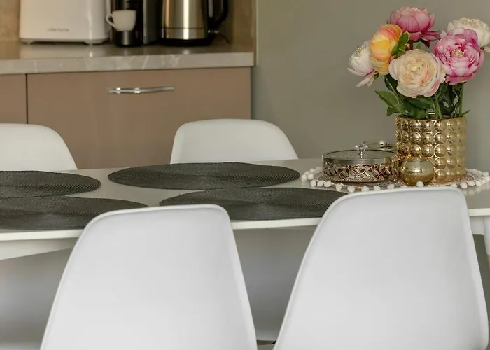 Azalia Marina Basen&spa Epapartamenty *